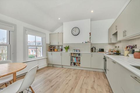2 bedroom flat for sale, Elmbourne Road, London SW17