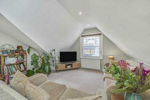 2 bedroom flat for sale, Elmbourne Road, London SW17