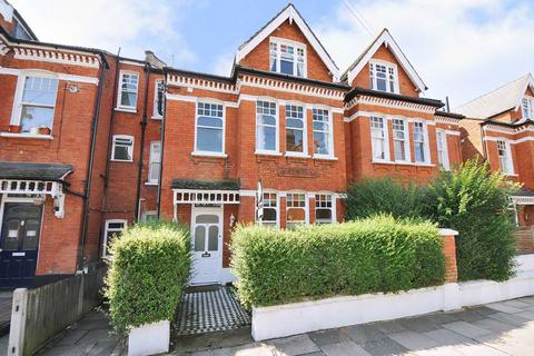 3 bedroom flat to rent, Bushnell Road, London SW17