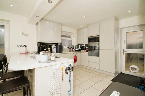 3 bedroom semi-detached house for sale, Fylde Close, Barnsley