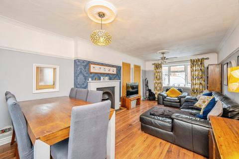undefined, Chestnut Avenue, Tamworth, Staffordshire, B79