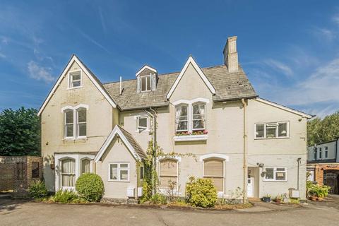 4 bedroom flat to rent, St. Margarets, Kingston Upon Thames KT2