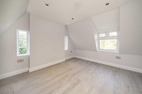4 bedroom flat to rent, St. Margarets, Kingston Upon Thames KT2