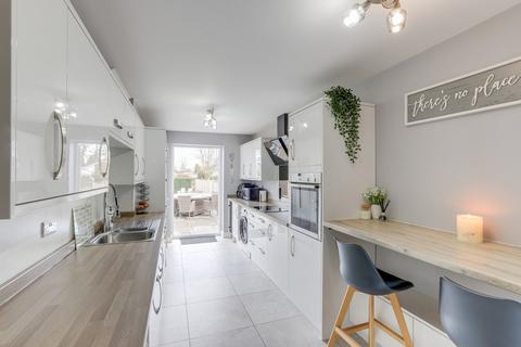 4 bedroom semi-detached house for sale, Park Avenue, Nottingham NG15