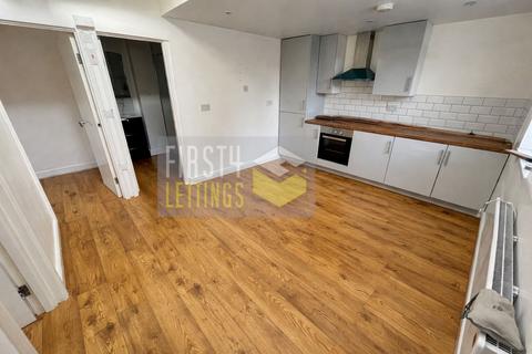 2 bedroom flat to rent, Fleetwood Road, Leicester LE2