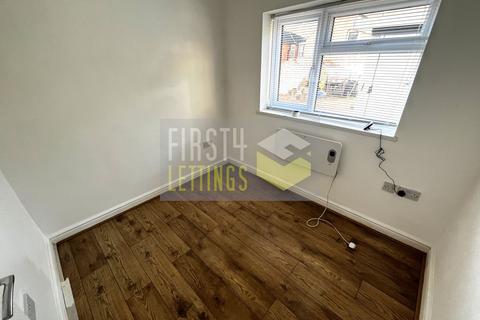 2 bedroom flat to rent, Fleetwood Road, Leicester LE2