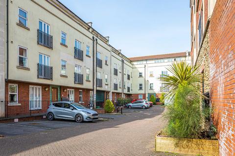 undefined, Midland Mews, Bristol BS2