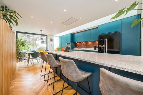 4 bedroom end of terrace house for sale, Musard Road, London W6