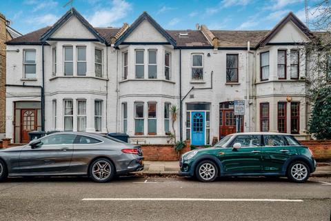 2 bedroom maisonette for sale, Summerlands Avenue, London W3