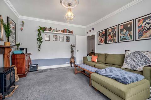 2 bedroom maisonette for sale, Summerlands Avenue, London W3