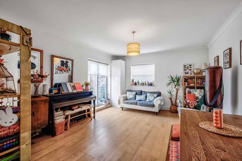 2 bedroom maisonette for sale, Summerlands Avenue, London W3
