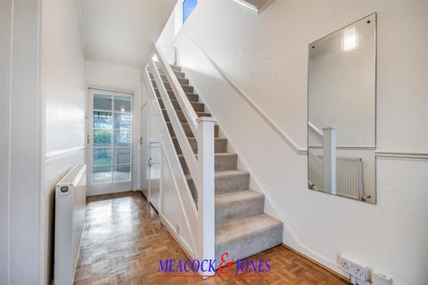 3 bedroom semi-detached house for sale, Barrington Court, Hutton, Brentwood