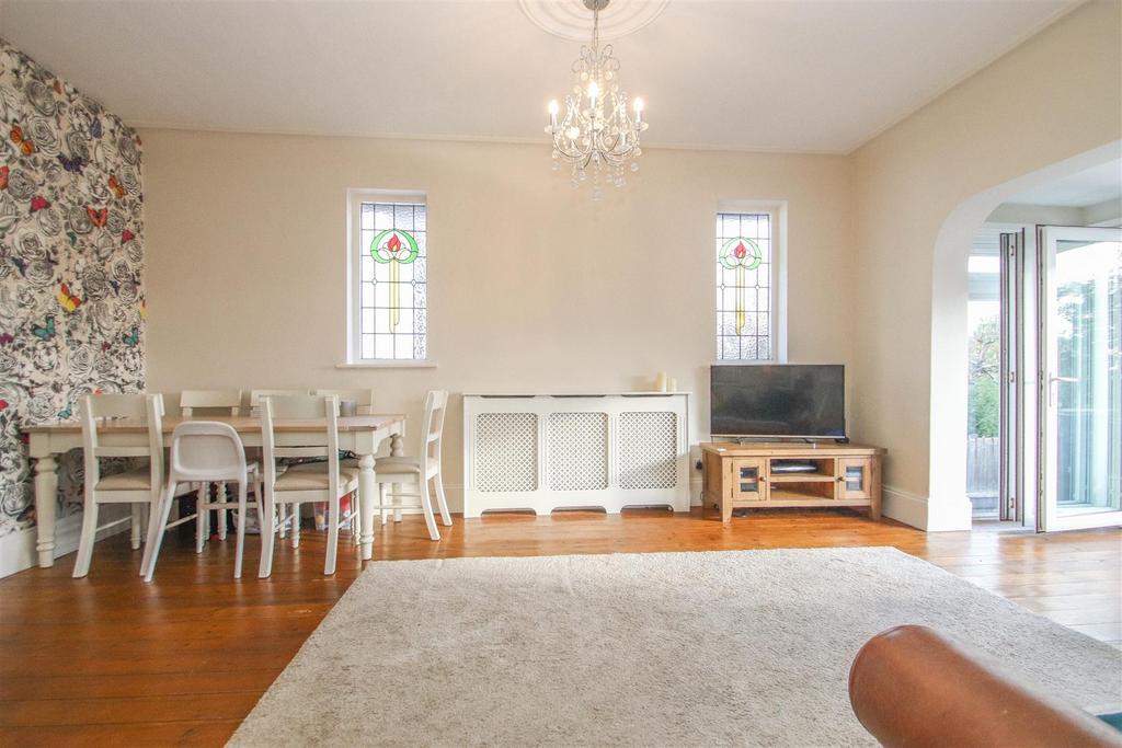 Open PLan Lounge.jpg