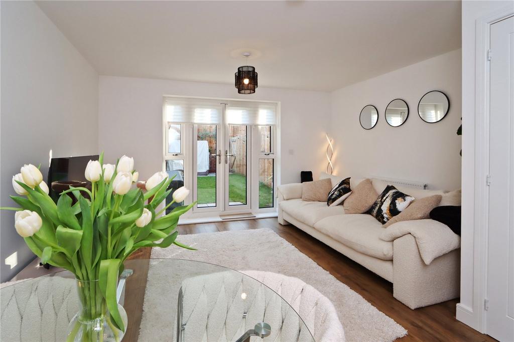 Living/Dining Room 2