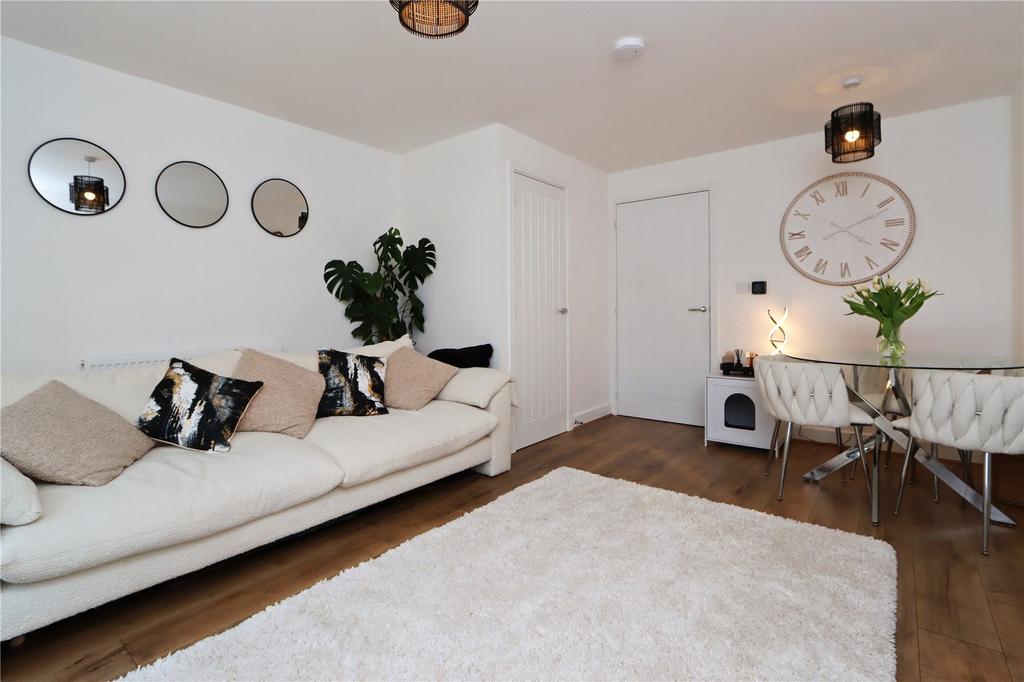 Living/Dining Room 3