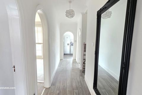 undefined, Sherwood Avenue, Potters Bar EN6