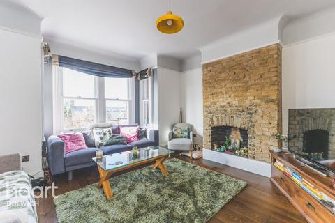 3 bedroom maisonette for sale, Upland Road, London