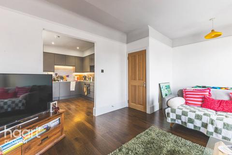 3 bedroom maisonette for sale, Upland Road, London