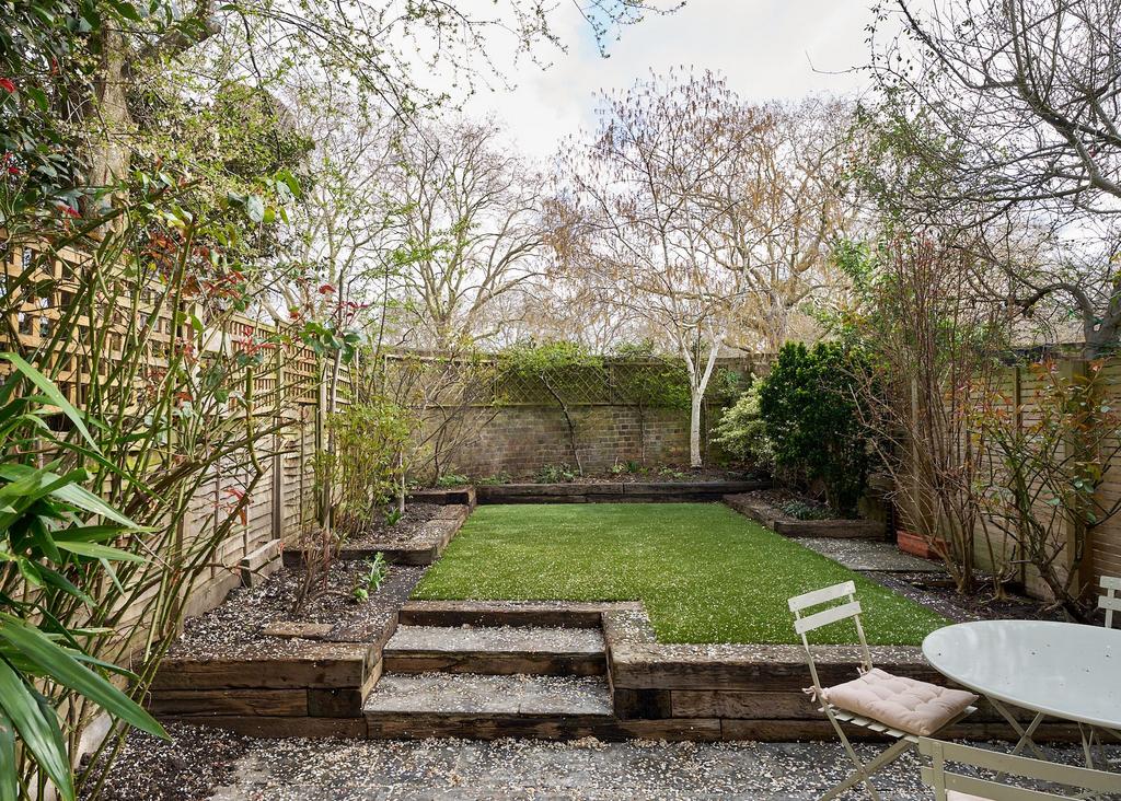Lansdowne Drive E8
