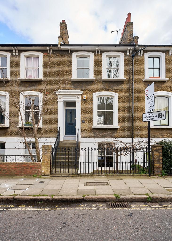 Lansdowne Drive E8