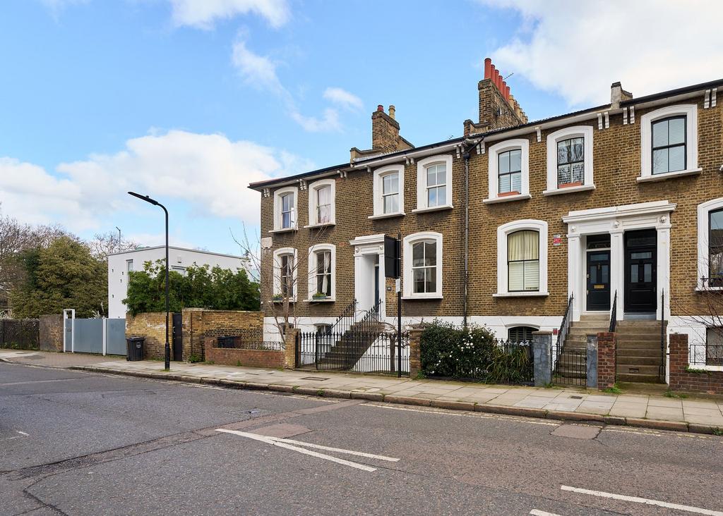 Lansdowne Drive E8