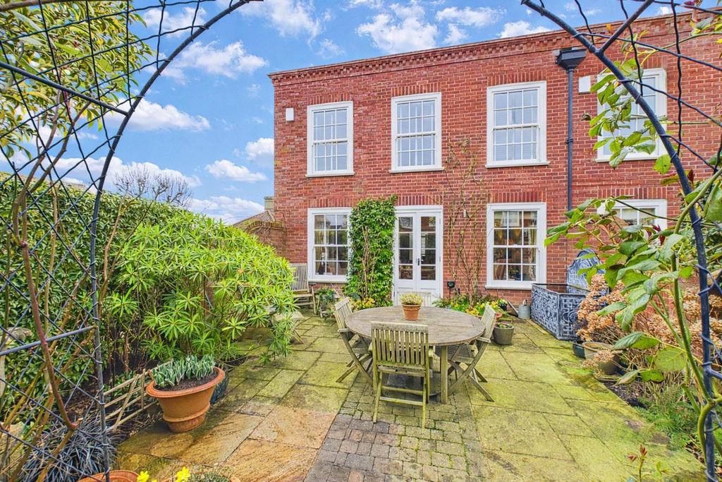 Courtyard Garden