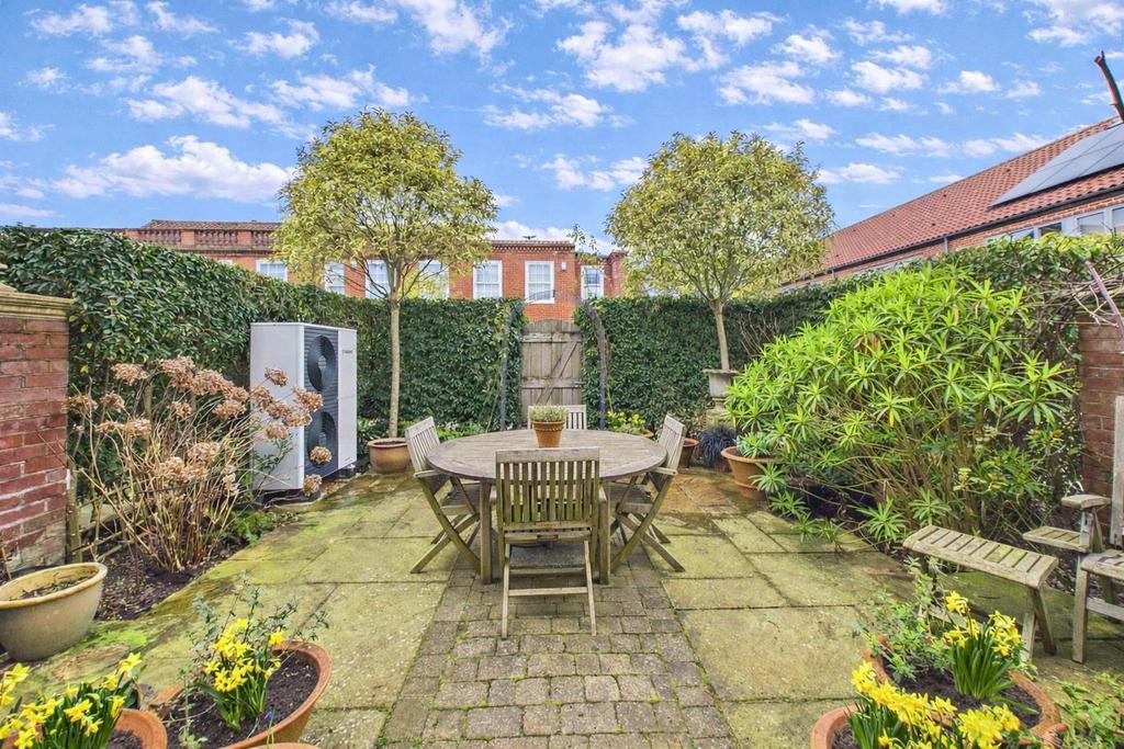 Courtyard Garden