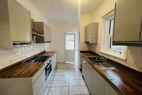 3 bedroom house to rent, Sheen Road, EASTBOURNE