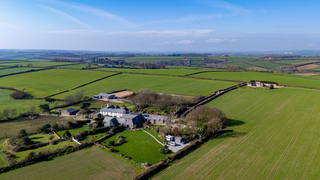 A06 - Keaton Barns Holbeton Drone - 260303