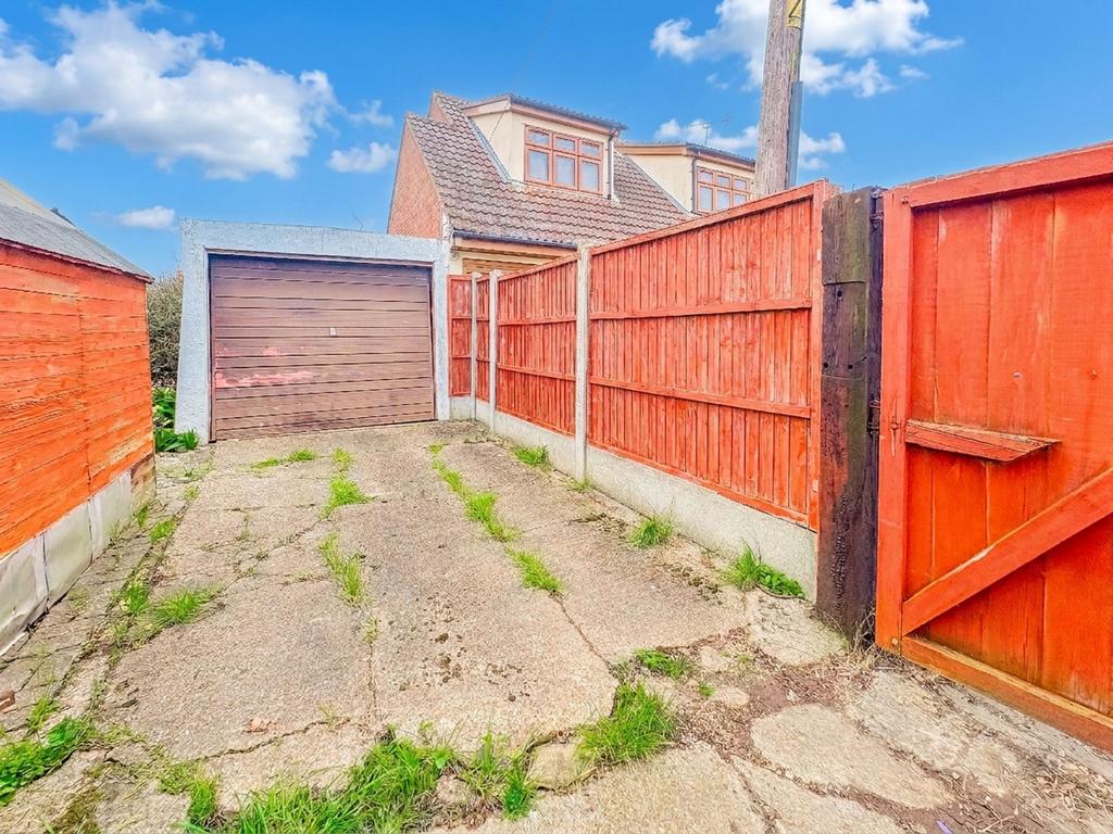 Garage &amp; Driveway