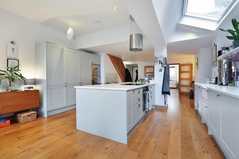 4 bedroom terraced house for sale - Ommaney Road, London