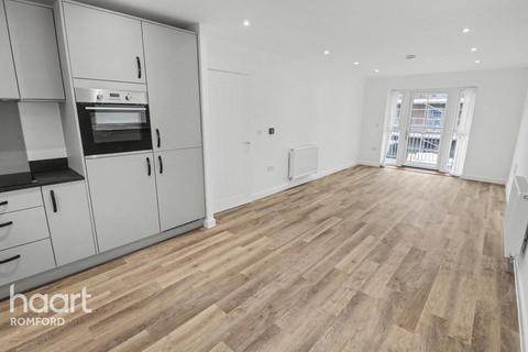 2 bedroom apartment to rent, 13 Orchid Avenue, Harold Hill