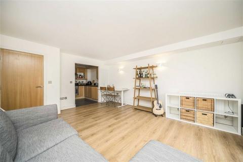 2 bedroom flat to rent, Cassilis Road, London E14