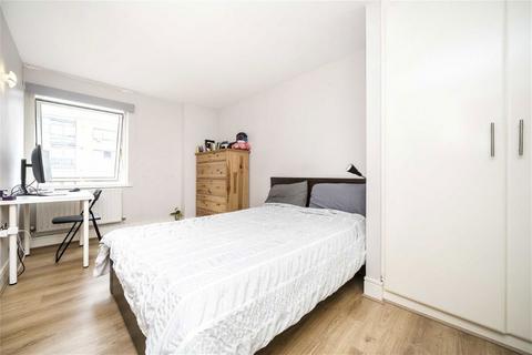 2 bedroom flat to rent, Cassilis Road, London E14