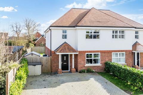 4 bedroom semi-detached house for sale, Headland Way, Lingfield RH7