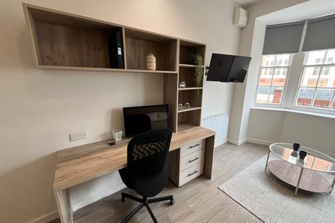 Flat to rent, High Street, Southampton, SO14