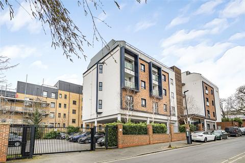Sidmouth Avenue, Isleworth