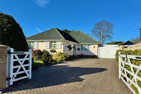 3 bedroom bungalow for sale - Barrs Wood Road, New Milton, Hampshire, BH25