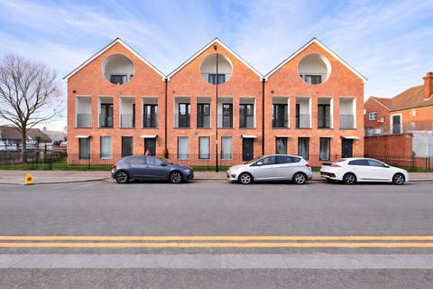 undefined, High Street, Enfield EN3