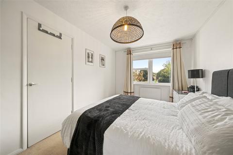 1 bedroom flat to rent, Woodview Court, Queens Road, Weybridge, Surrey, KT13