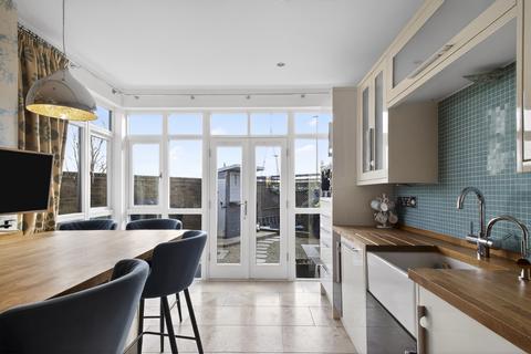 6 bedroom detached house for sale, Kemsley Crescent, Broughton, Milton Keynes, MK10