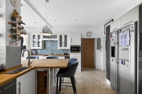 6 bedroom detached house for sale, Kemsley Crescent, Broughton, Milton Keynes, MK10