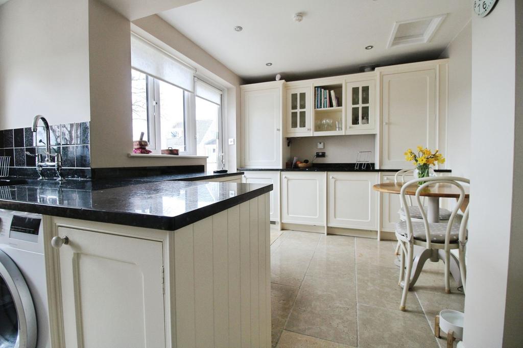 Kitchen / Breakfast Room