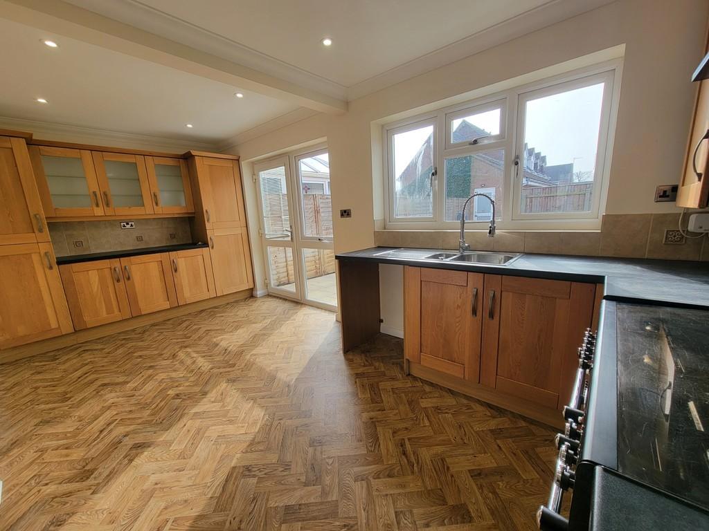 14 york crescent kit1