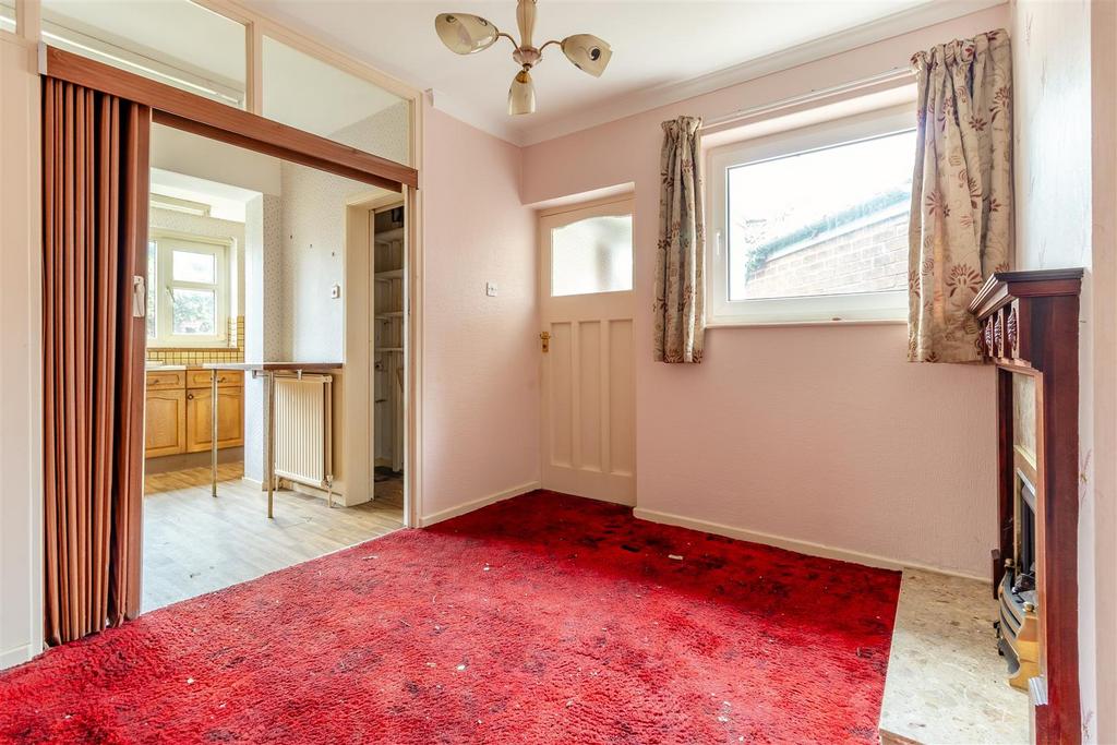 8682072-interior10.jpg
