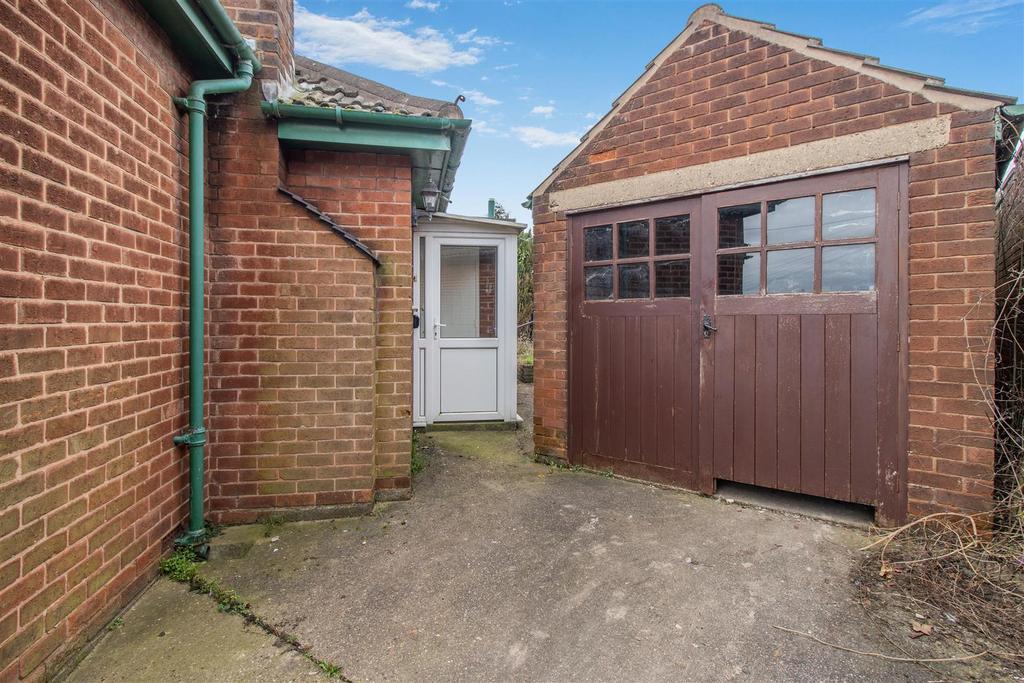 8682072-exterior01.jpg