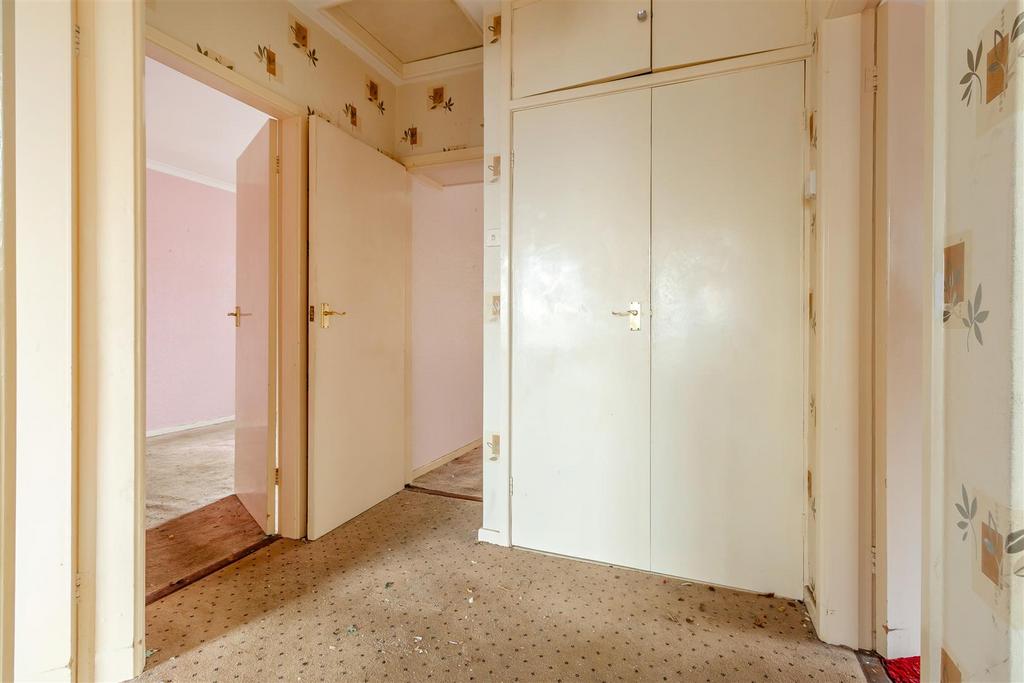 8682072-interior03.jpg