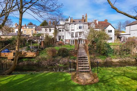 5 bedroom terraced house for sale, Thames Street, Sunbury-on-Thames, Surrey, TW16