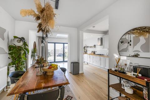 4 bedroom house to rent, Birchanger Road, London, SE25