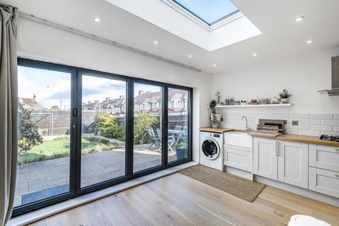 4 bedroom house to rent, Birchanger Road, London, SE25